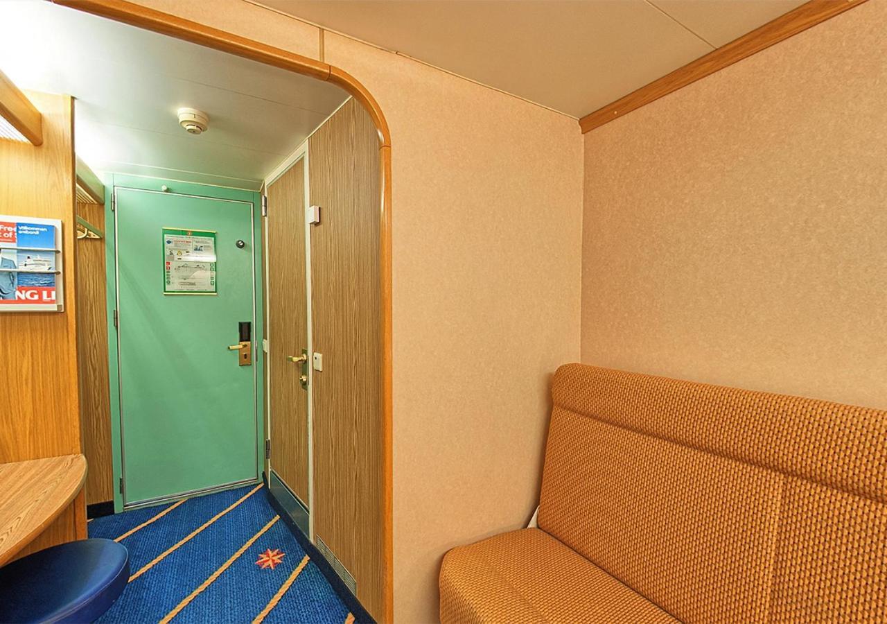 Hotel Viking Line Ferry Viking Cinderella - One-Way Journey From Helsinki To Stockholm Chambre photo