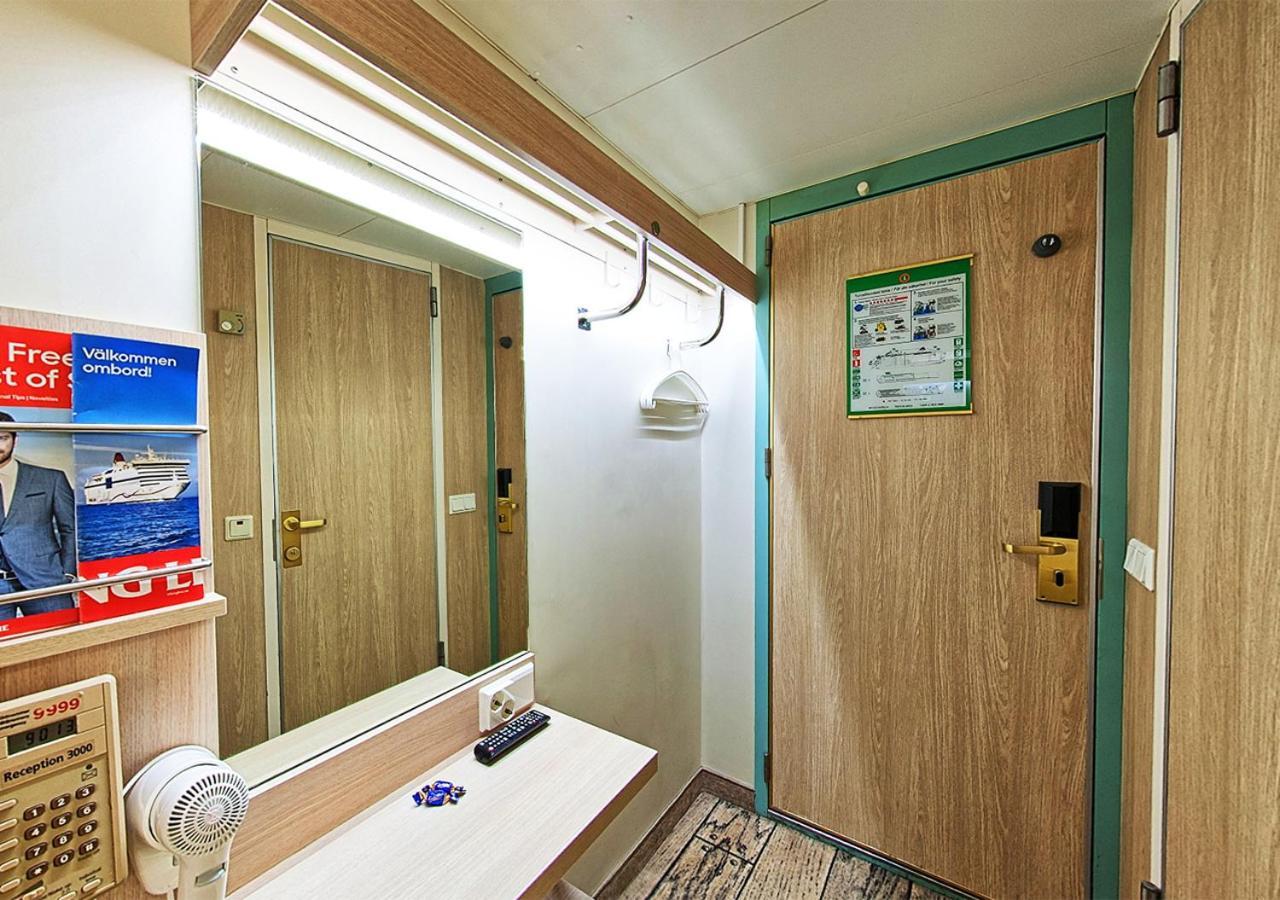 Hotel Viking Line Ferry Viking Cinderella - One-Way Journey From Helsinki To Stockholm Chambre photo